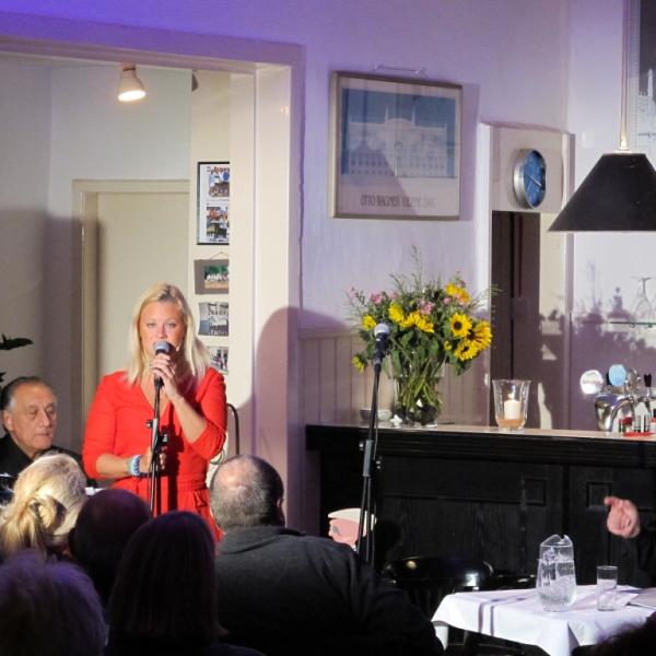 Katharina Straße starten mit Marianne Mendts Glockn.