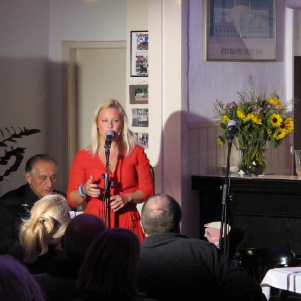 Es wurde mitgesungen und mitgeklatscht.