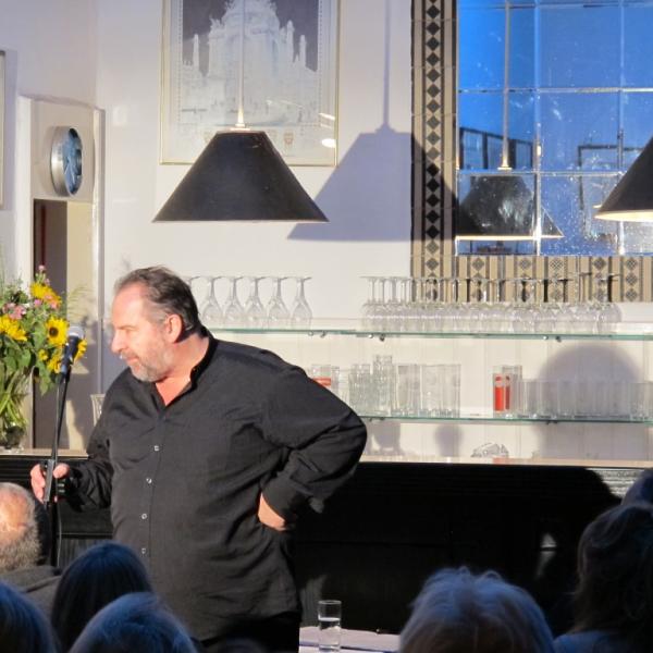 Der Schauspieler glänzte auch als Sänger!