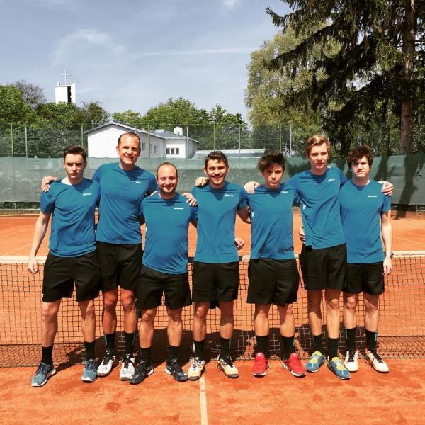 Die 1er Mannschaft startete bald darauf im neuen Look